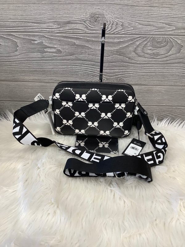 Crossbody Designer By Karl Lagerfeld  Size: Small Supply